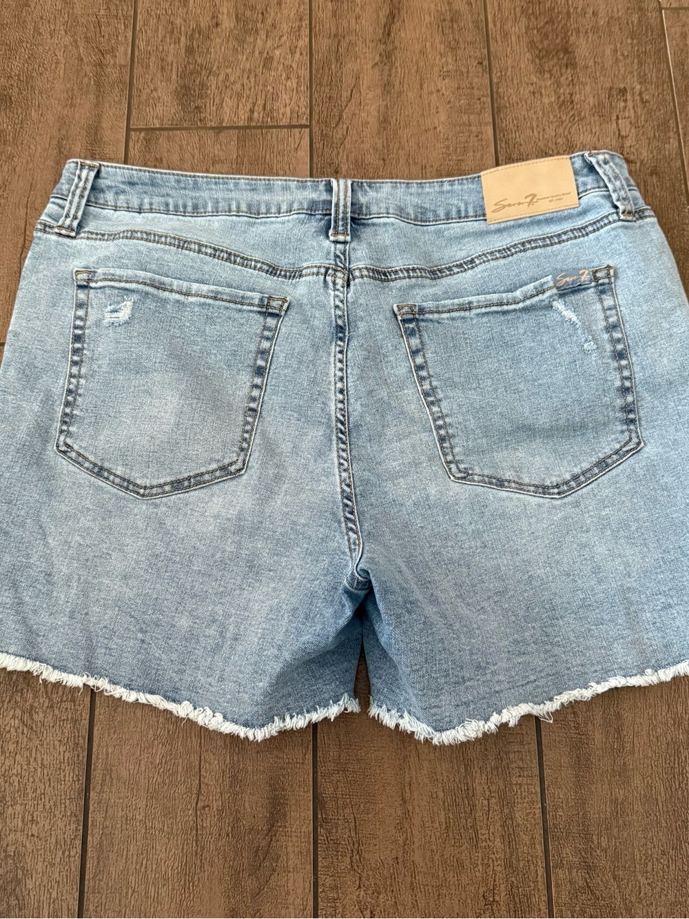 Seven7 Jeans Women’s Jeans Shorts Light Blue Sz 14 - Picture 3 of 3